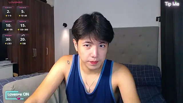 Snapshot of Addictiveboi chatting on November 12, 3:21 am Addictiveboi online show from November 12, 3:21 am