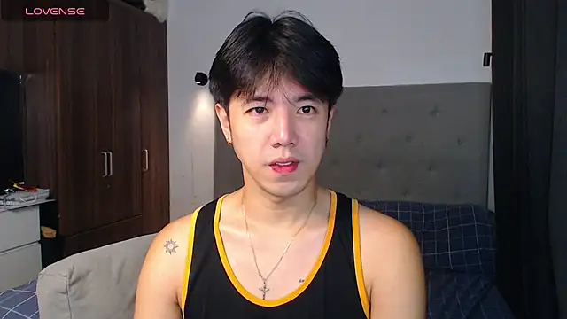 Snapshot of Addictiveboi chatting on November 13, 1:20 am Addictiveboi online show from November 13, 1:20 am