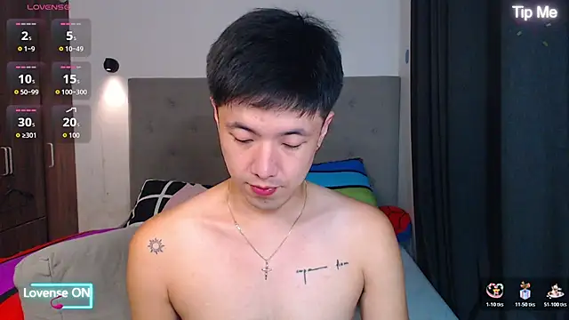 Snapshot of Addictiveboi chatting on November 24, 5:18 am Addictiveboi online show from November 24, 5:18 am