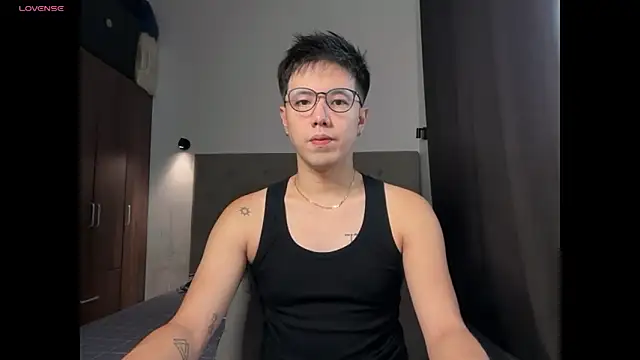 Addictiveboi online show from May 2, 1:33 am