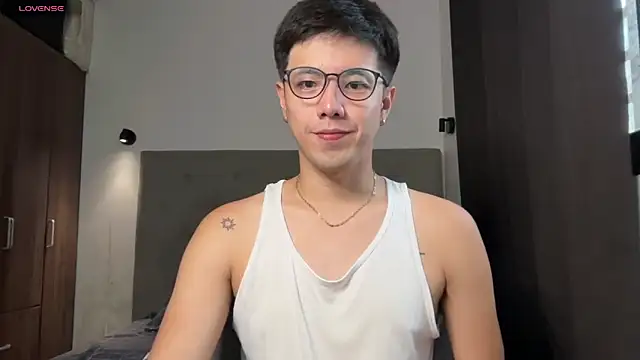 Addictiveboi online show from May 8, 3:21 am