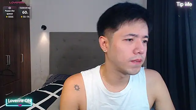 Snapshot of Addictiveboi chatting on November 29, 4:23 am Addictiveboi online show from November 29, 4:23 am