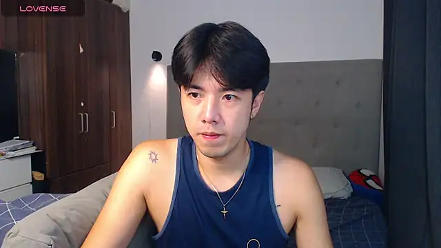 Snapshot of Addictiveboi chatting on November 15, 5:55 am Addictiveboi online show from November 15, 5:55 am