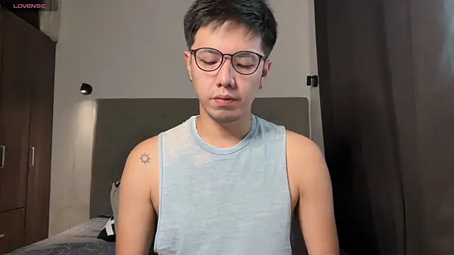 Addictiveboi online show from May 7, 2:49 am