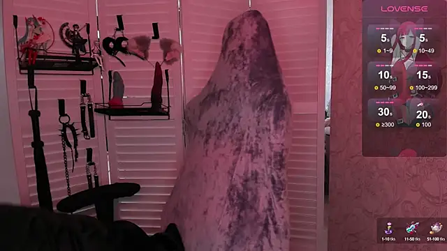 aestheticbeing online show from September 14, 12:05 pm