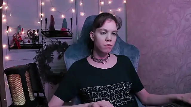 aestheticbeing online show from December 17, 12:43 pm