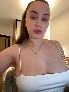 Maribelle Vinnie online show from March 18, 7:37 pm