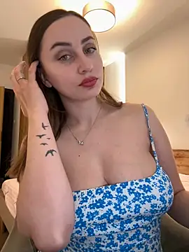 Snapshot of Maribelle_Vinnie chatting on April 29, 12:20 pm Maribelle Vinnie online show from April 29, 12:20 pm