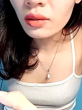 Snapshot of Hinna_x chatting on April 22, 8:43 am Hinna x online show from April 22, 8:43 am