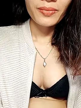 Hinna x online show from November 14, 8:01 pm