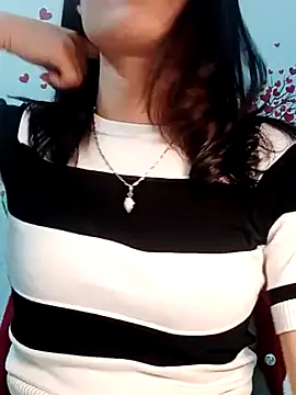 Hinna x online show from March 12, 2:43 pm