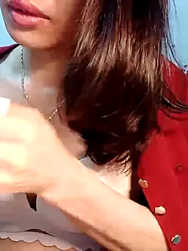 Hinna x online show from March 18, 9:04 pm