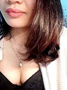 Snapshot of Hinna_x chatting on February 25, 2:34 am Hinna x online show from February 25, 2:34 am