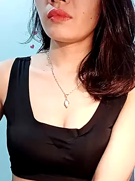 Hinna x online show from March 23, 2:06 pm