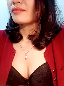 Snapshot of Hinna_x chatting on February 3, 7:02 am Hinna x online show from February 3, 7:02 am