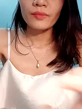 Snapshot of Hinna_x chatting on May 3, 2:16 am Hinna x online show from May 3, 2:16 am