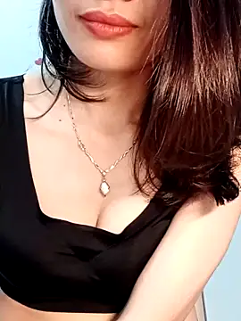 Hinna x online show from March 28, 9:05 pm