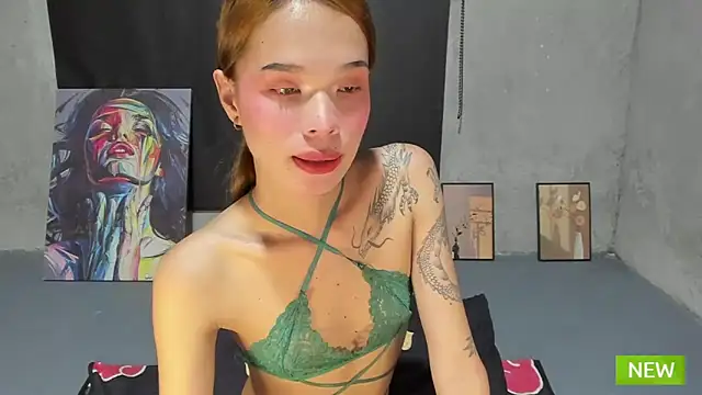 Snapshot of Colette_Thompson chatting on October 22, 4:50 pm Colette Thompson online show from October 22, 4:50 pm