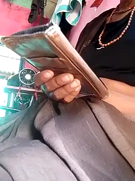 Snapshot of kajalbhabhi44 chatting on September 25, 6:41 am kajalbhabhi44 online show from September 25, 6:41 am