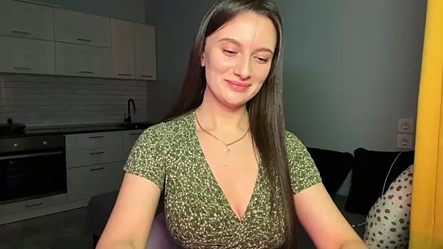 Luna Raee online show from November 3, 2:09 pm