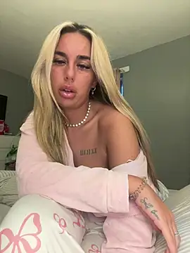 EllieMaeBaby online show from March 28, 6:42 pm