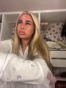 EllieMaeBaby online show from April 14, 4:12 pm