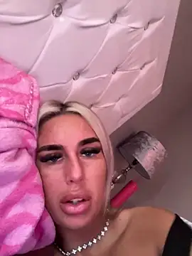 Snapshot of EllieMaeBaby chatting on November 21, 9:41 am EllieMaeBaby online show from November 21, 9:41 am