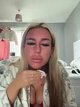 EllieMaeBaby online show from February 7, 11:51 am