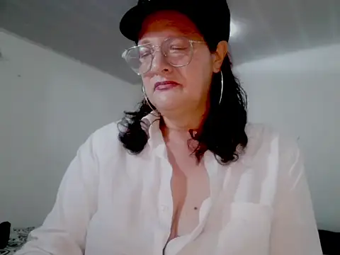 ArdienteBetania online show from October 14, 2:39 pm