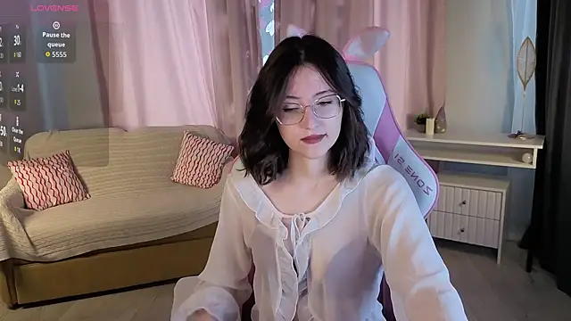 Snapshot of EsmaWonka chatting on September 13, 7:19 am EsmaWonka online show from September 13, 7:19 am