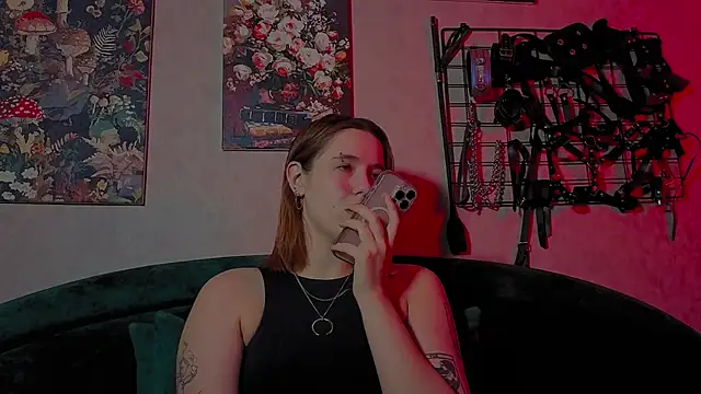 the high priestess online show from March 20, 3:07 am