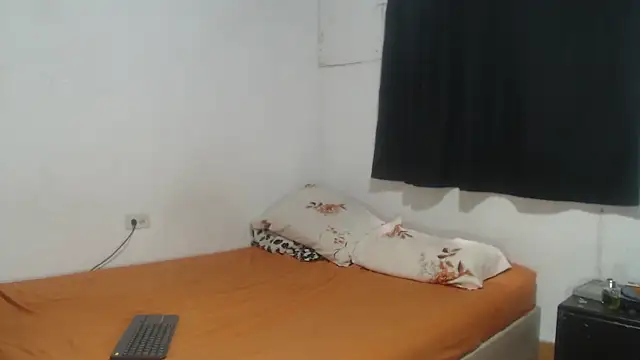 Snapshot of RuiMaddoox chatting on October 20, 7:14 pm RuiMaddoox online show from October 20, 7:14 pm