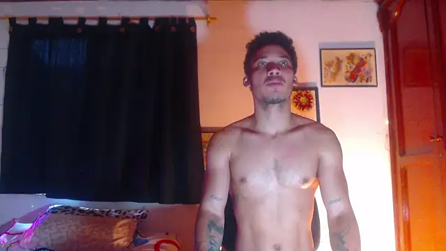 Snapshot of RuiMaddoox chatting on October 4, 12:50 pm RuiMaddoox online show from October 4, 12:50 pm