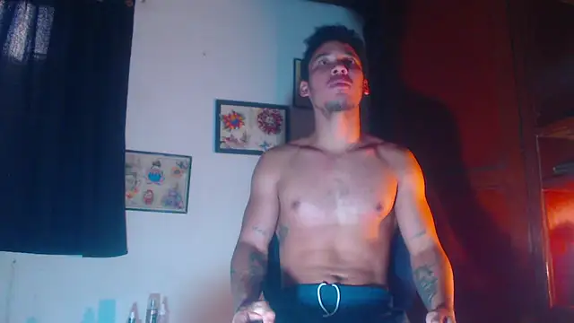 Snapshot of RuiMaddoox chatting on October 7, 12:06 pm RuiMaddoox online show from October 7, 12:06 pm