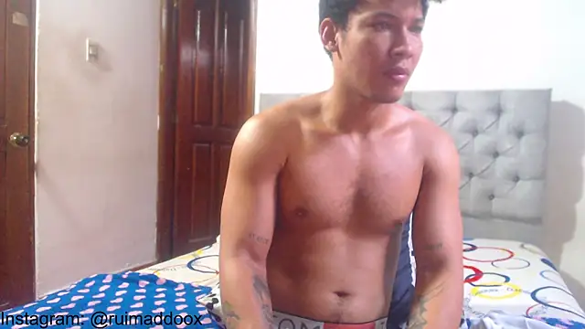 RuiMaddoox online show from April 13, 11:58 am