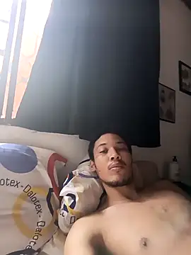 Snapshot of RuiMaddoox chatting on October 3, 1:56 pm RuiMaddoox online show from October 3, 1:56 pm