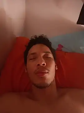 Snapshot of RuiMaddoox chatting on October 26, 2:50 pm RuiMaddoox online show from October 26, 2:50 pm