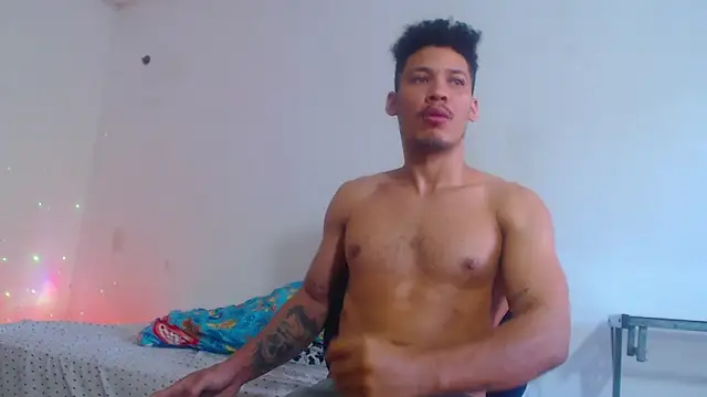 RuiMaddoox online show from December 19, 12:51 pm