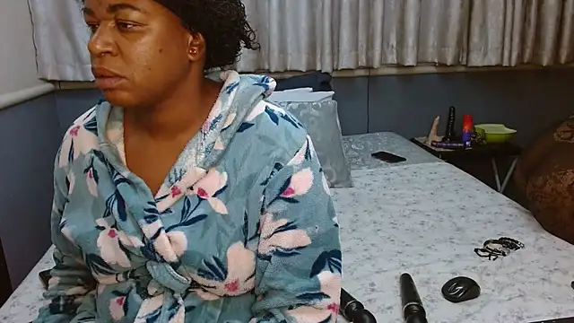 SlutyAngelxxx online show from October 30, 9:11 pm