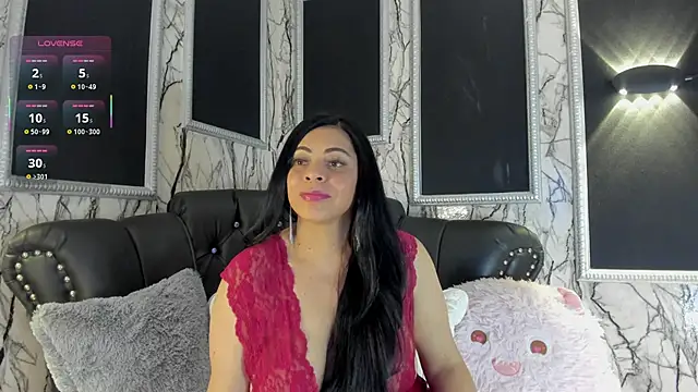 adelinemoretti online show from January 6, 6:12 pm