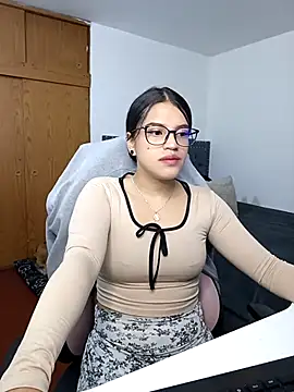 Snapshot of asumi_18 chatting on September 17, 10:39 am asumi 18 online show from September 17, 10:39 am