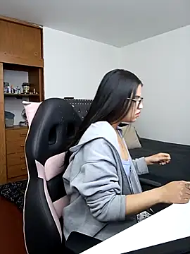 Snapshot of asumi_18 chatting on September 24, 1:50 pm asumi 18 online show from September 24, 1:50 pm