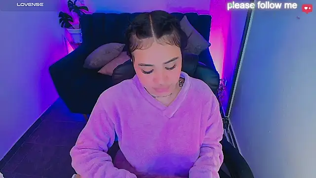 nicemiiaa7  online show from March 11, 12:54 pm