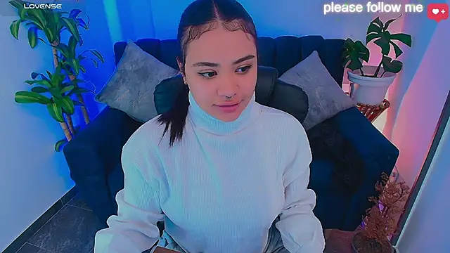 nicemiiaa7  online show from March 24, 3:34 pm