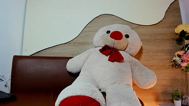 ashley moss online show from November 8, 8:23 pm