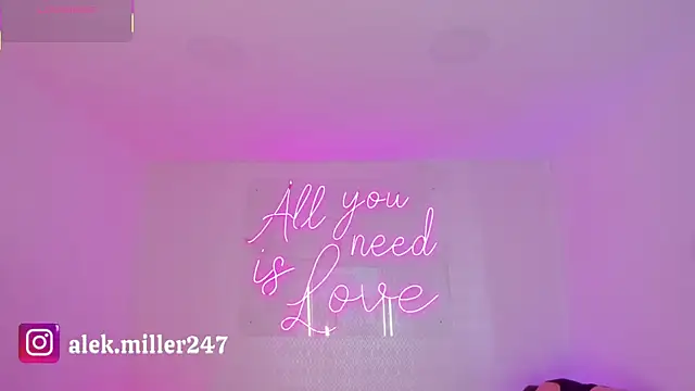 Snapshot of aleksandramiller_ chatting on September 18, 12:19 pm aleksandramiller online show from September 18, 12:19 pm