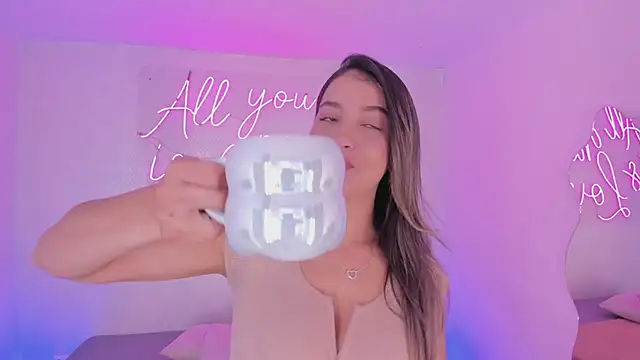 aleksandramiller  online show from April 7, 12:40 pm