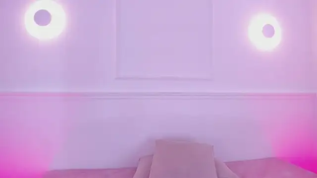 Snapshot of aleksandramiller_ chatting on June 3, 1:01 pm aleksandramiller online show from June 3, 1:01 pm