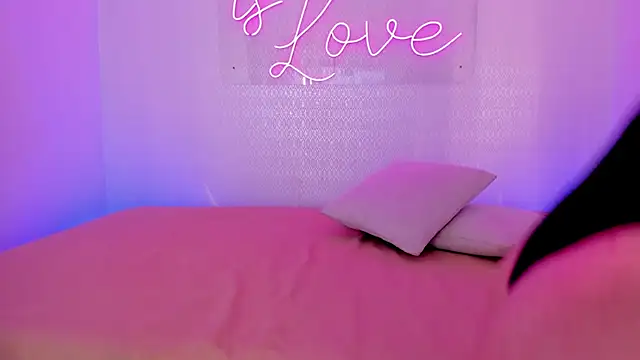 aleksandramiller  online show from April 23, 8:54 pm