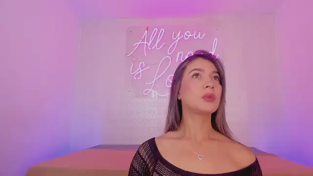 aleksandramiller  online show from March 9, 12:52 pm